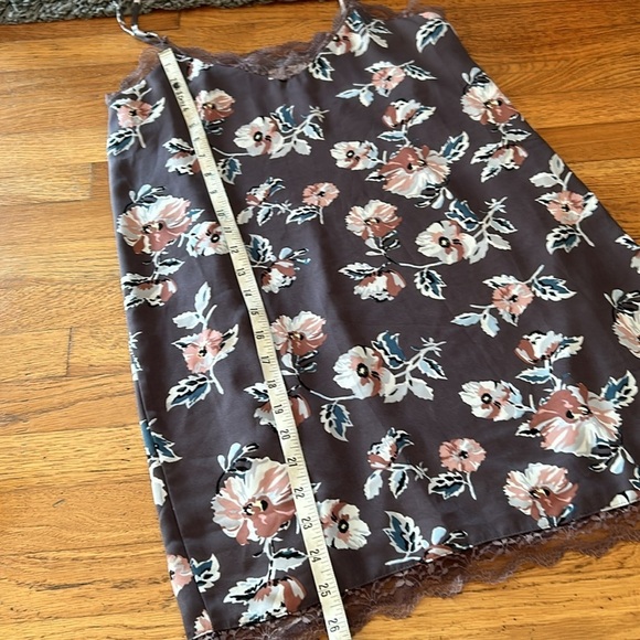 Full Tilt Gray Floral Slip on Mini Dress Size Small - Picture 4 of 10